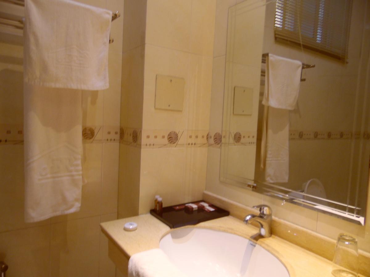 Hotel Belair Residence Бужумбура Екстер'єр фото
